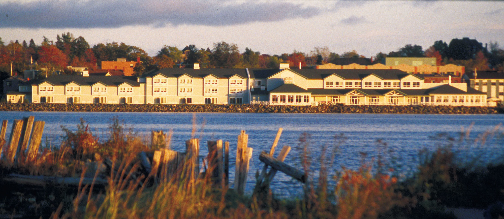 Rodd Miramichi Hotell Eksteriør bilde